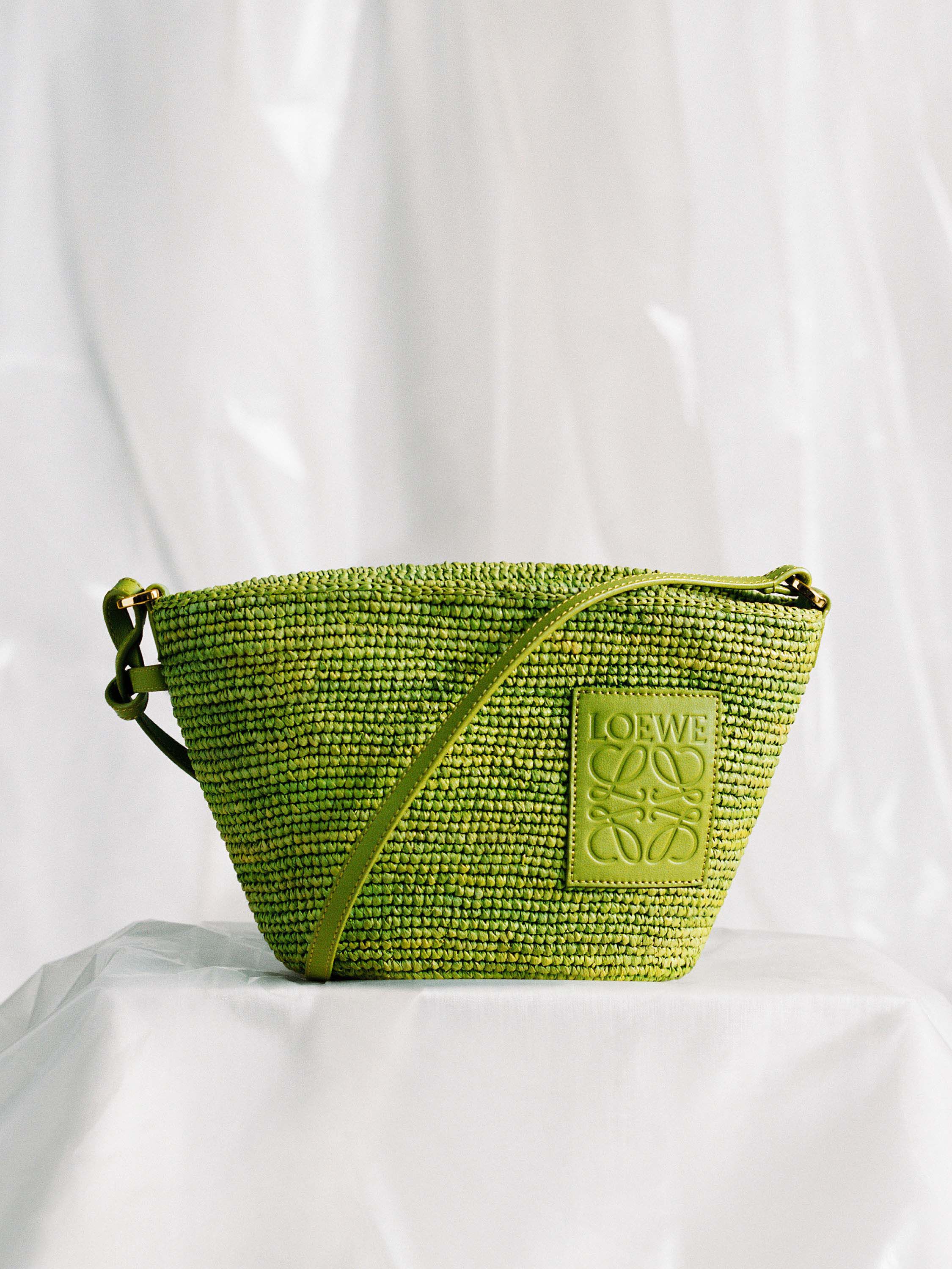 ◆LOEWE NEW◆ノット レザー ウォレット/SAND＆TROPICAL GREEN◆ Loewe - Puzzle Sand & Tropical Green Coin Cardholder